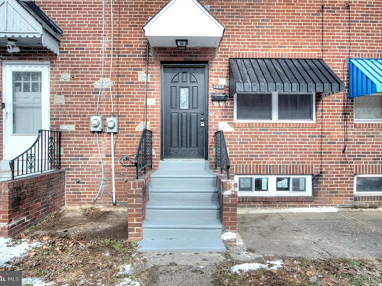 1327 Jackson St — Photo 40
