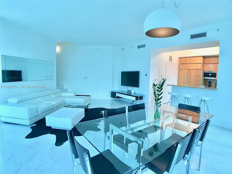 50 S Pointe Dr #LOFT4 — Photo 10