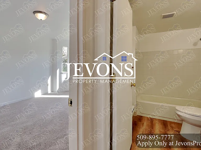 1722 E 56th St #2 — Photo 11