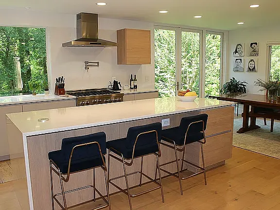 5 bed, 4500 sqft, $8,000 — Photo 3