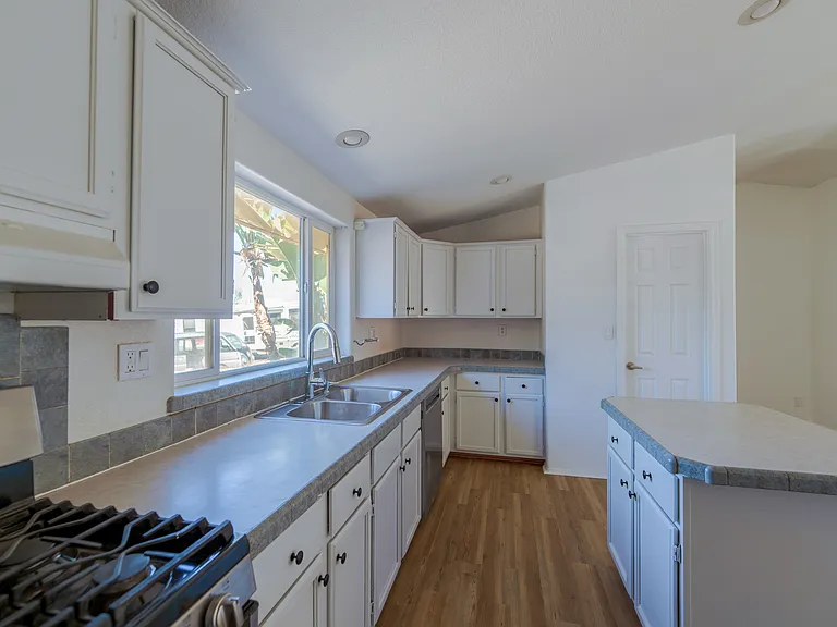 25120 Charina Rd — Photo 8