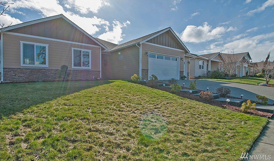 1st image of 2865 SW Fairway Point Dr