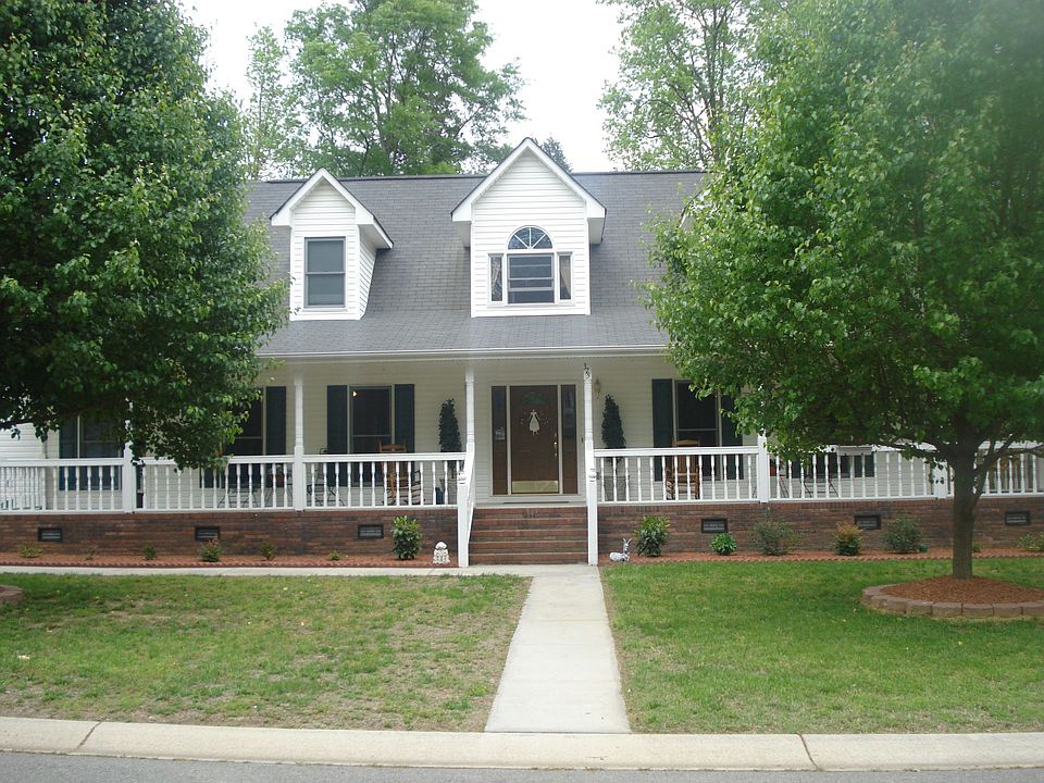 Lovely Cape Cod Front Porch