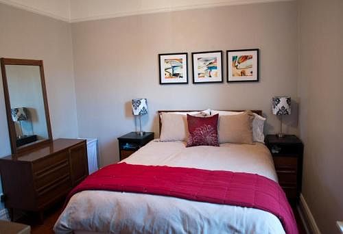 Master-Queen size bed