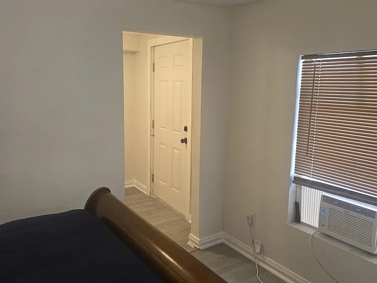 1415 N T St #3 — Photo 4
