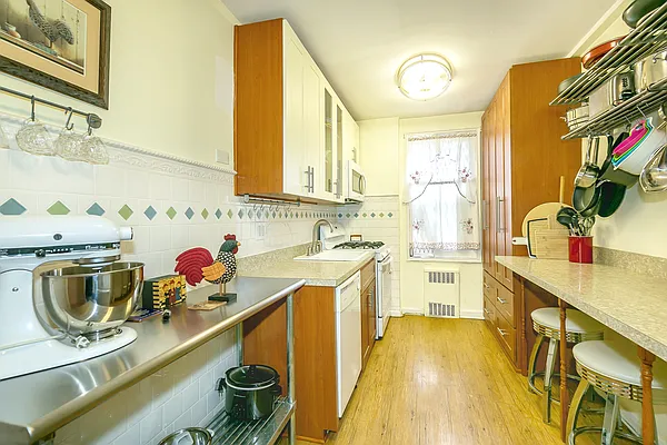 Sold by Voro, LLC | media 5