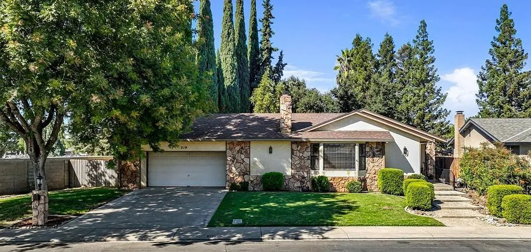219 Gilbert Dr photo 1