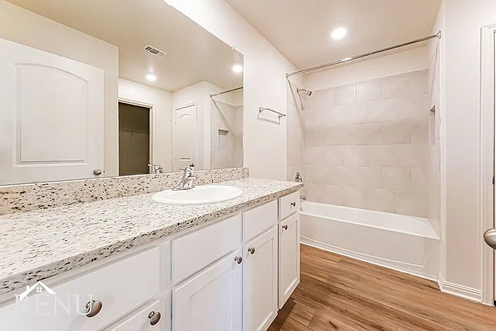 305 Silvercrest Ln — Photo 12