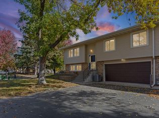 914 94th Ave NE, Blaine, MN 55434