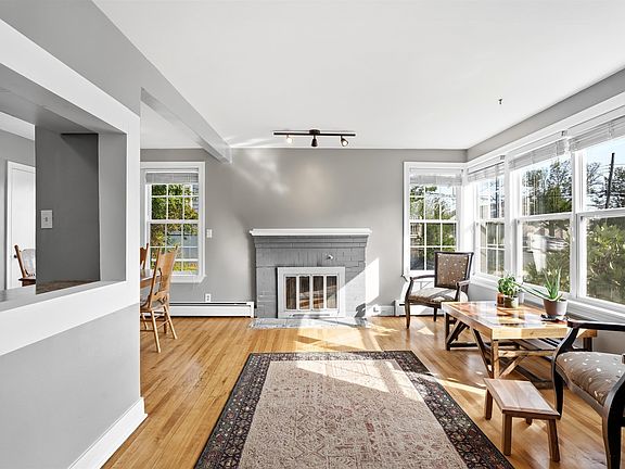 4th image of 42 Birch St