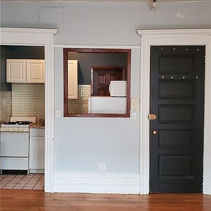 3rd image of 403 W 147th St #2F