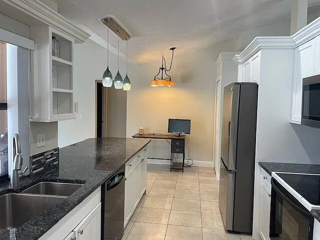618 SE Streamlet Ave — Photo 21