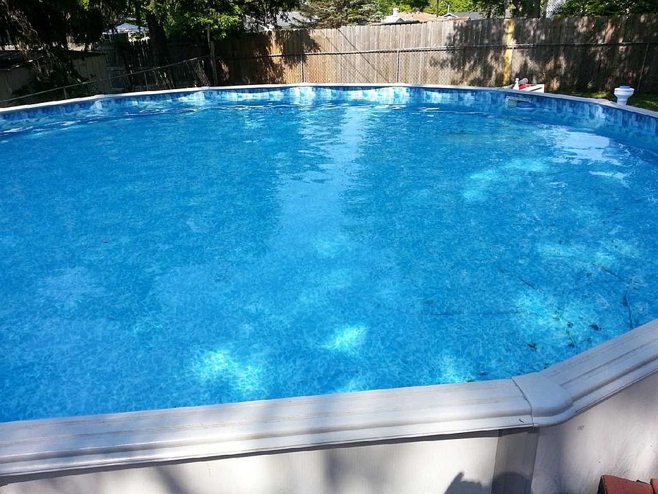 2nd image of 2618 W Huntington Dr