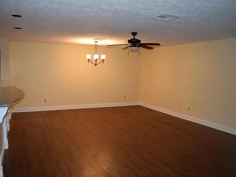 2965 Poplar Ave — Photo 19
