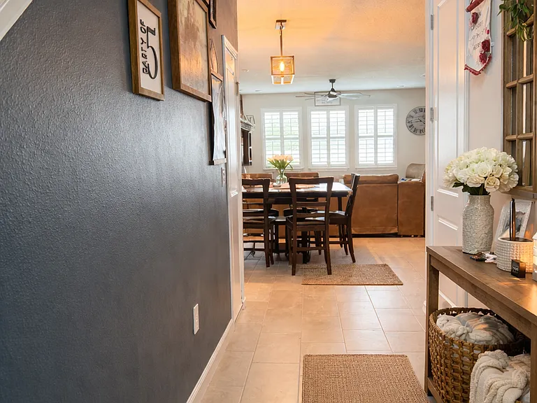 11927 Streambed Dr — Photo 2