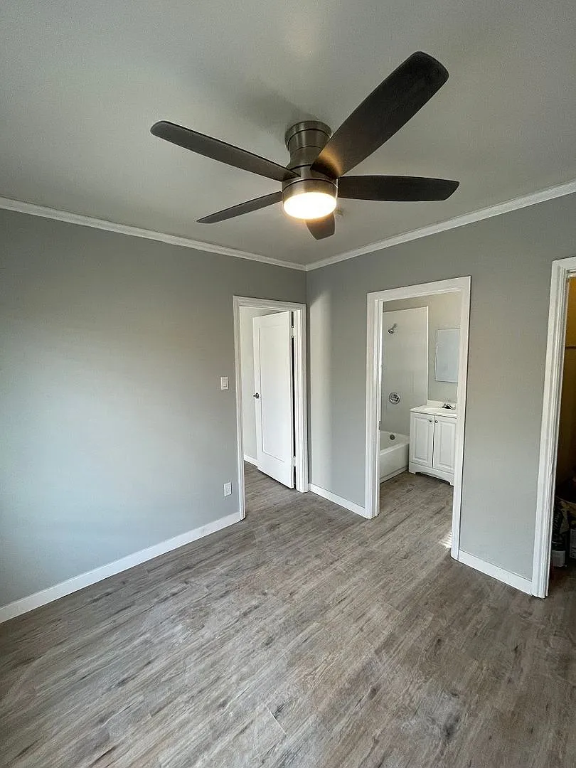 1 bed, 1.0 bath, $2,289 — Photo 2