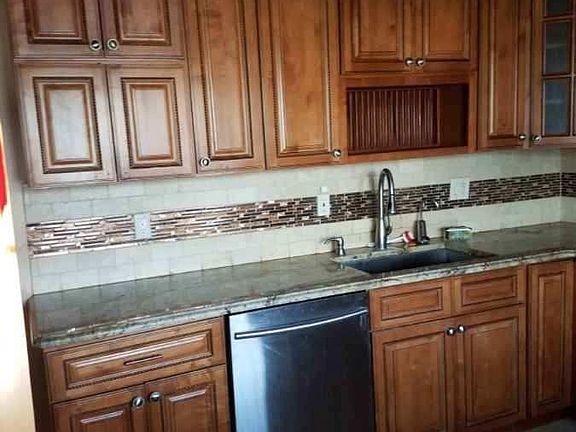 4th image of 20 Tiger Lily Ct
