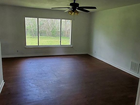 4th image of 2822 Brentwood Dr