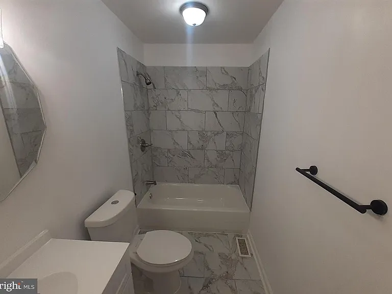 10 Prestwick Sq — Photo 5