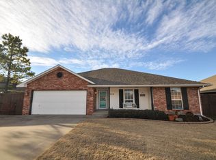 2112 NE 13th St, Moore, OK 73160