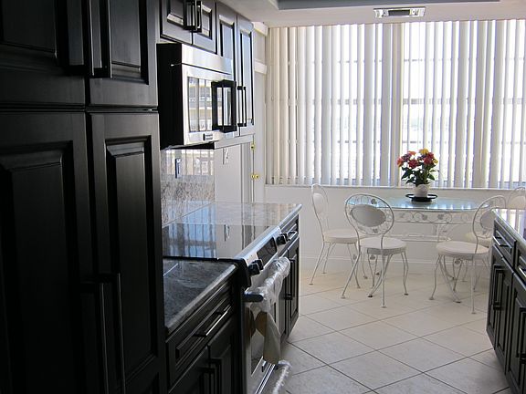 2nd image of 18071 Biscayne Blvd #18013