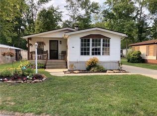 219 Hickory Cir, Elyria, OH 44035
