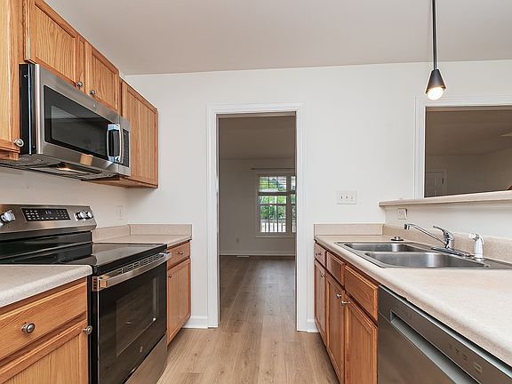 2nd image of 729 Stadium Dr