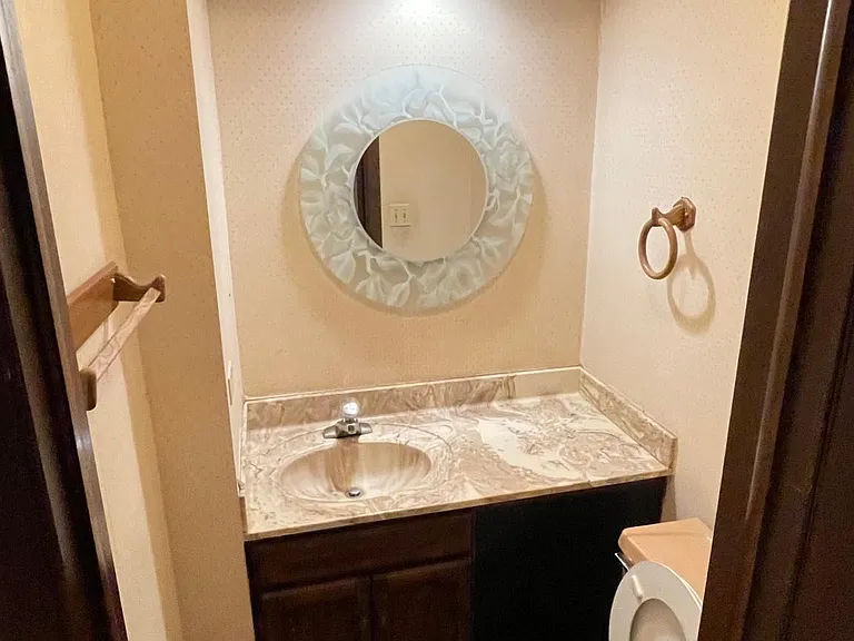 8020 N Kilpatrick Ave #D — Photo 20