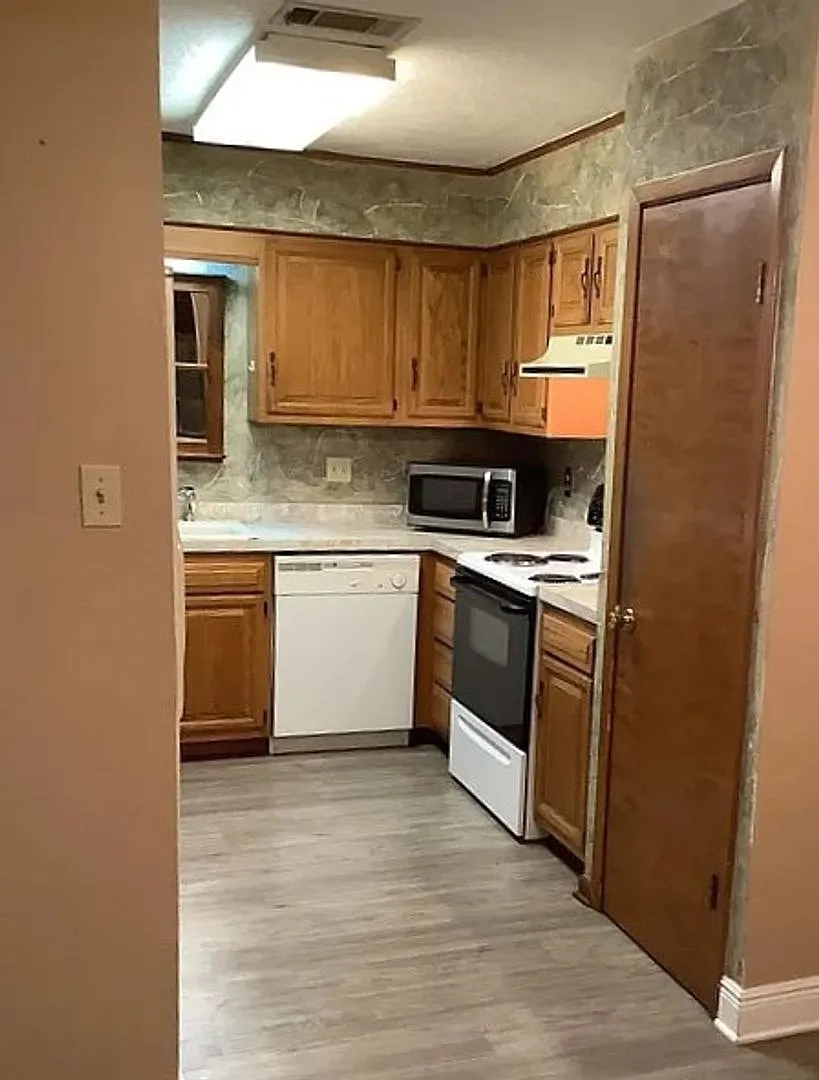 Single Family Home — Photo 4