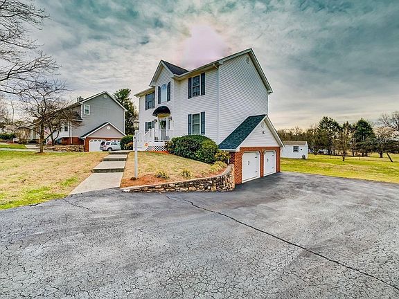 2nd image of 4605 Trevino Dr NE