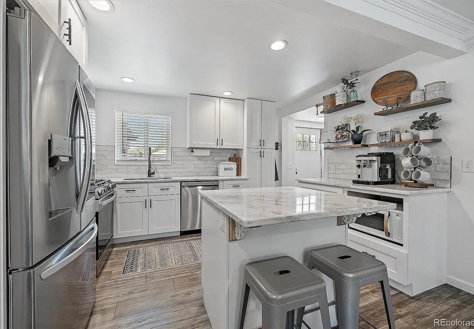 3 bed, 1010 sqft, $3,350 — Photo 4