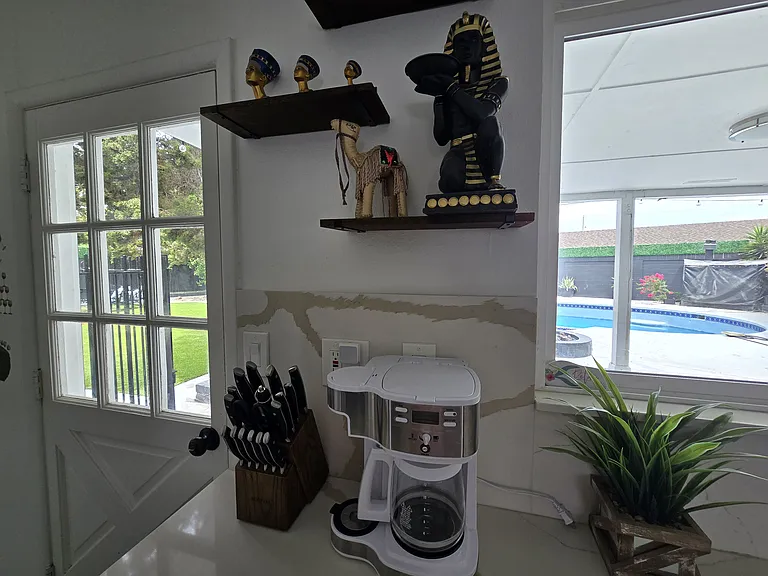 2548 E Wilson Ave — Photo 127