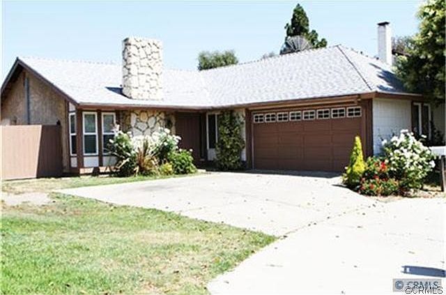 EXTERIOR DUAL PANE WINDOWS THROUGHOUT