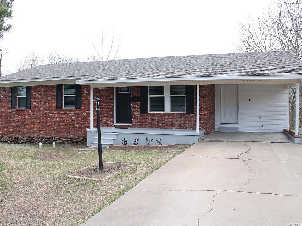 1st image of 908 E Pierce Ave