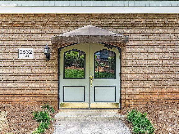 5th image of 2632 Park Rd APT H