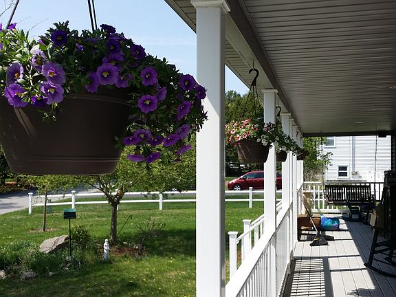 Farmers Porch in the Spring.
