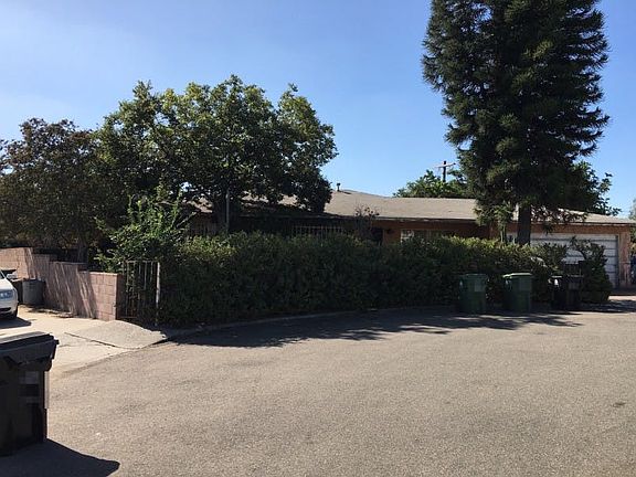 3rd image of 2140 Thelma Ave