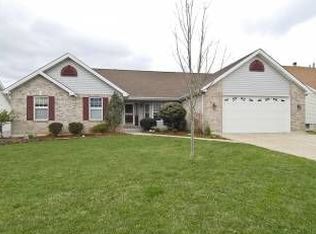217 Huntleigh Crest Dr, Saint Charles, MO 63303