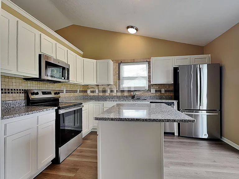 283 Deer Creek Dr — Photo 3