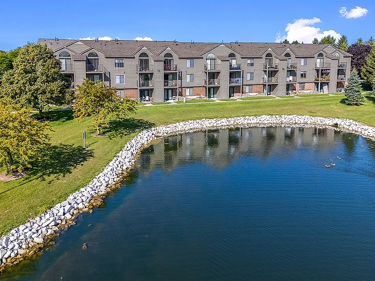 Oak Shores Apartments — Photo 54