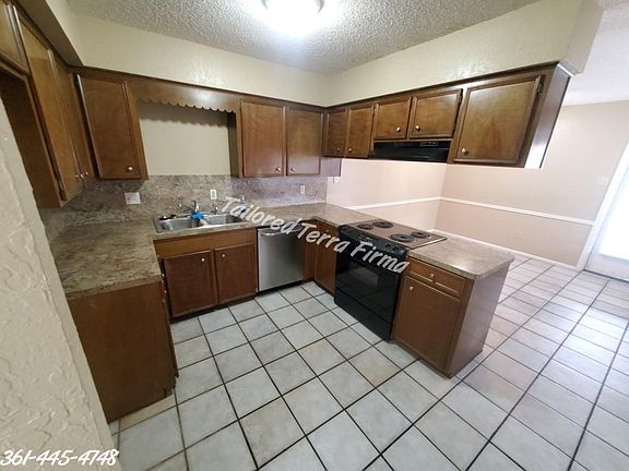 2nd image of 5049 Middlecoff Cir #B