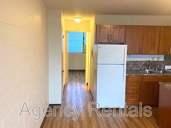 4th image of 1019 Punahou St Unit 202