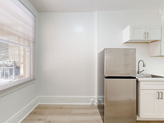 2nd image of 507 Taylor St #107