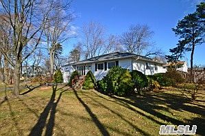 3rd image of 179 Cayuga Ave