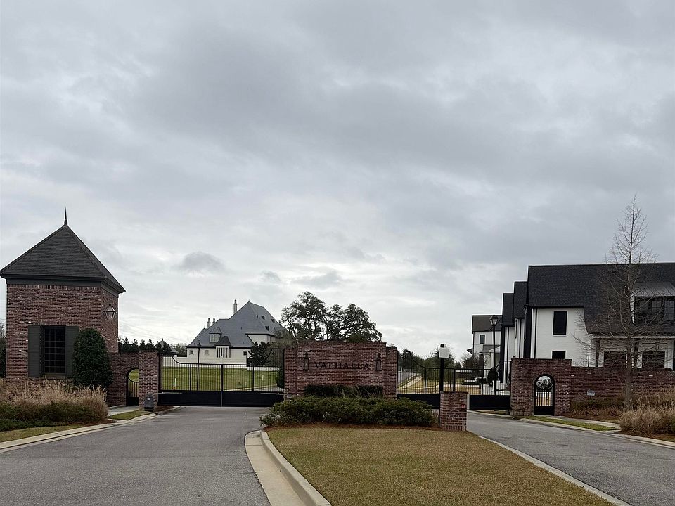 2nd image of 121 Valhalla Blvd