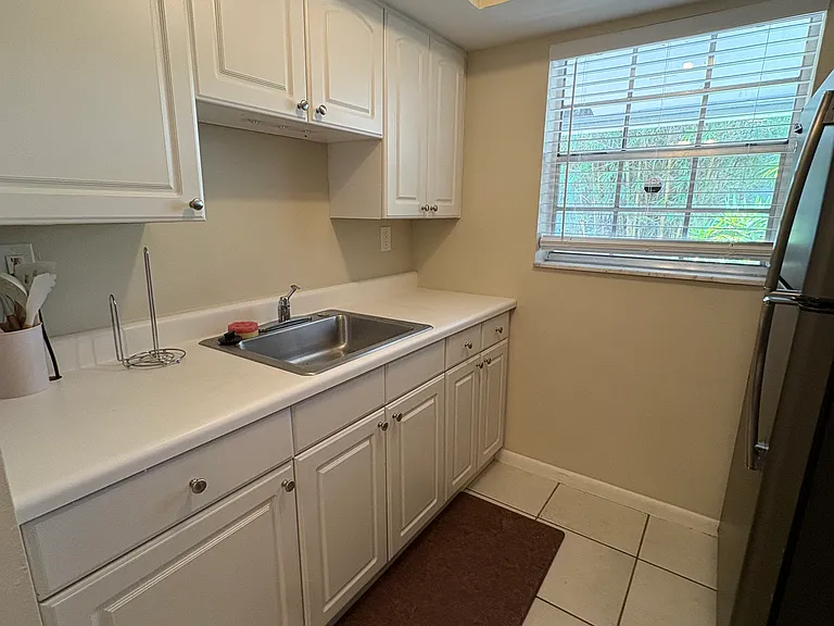 1122 SW 2nd Ct #2 — Photo 7