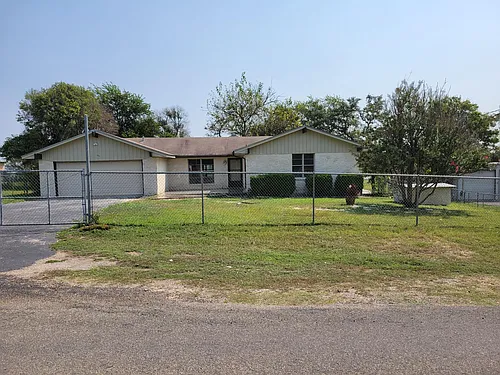 100 Austin Dr S Photo 1