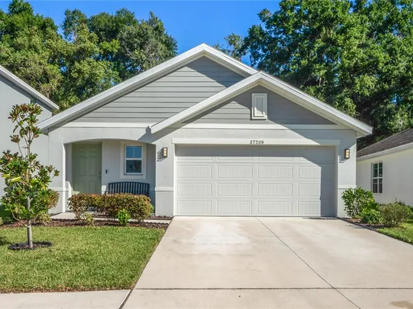 37209 Kings Crown Dr, Zephyrhills, FL 33541