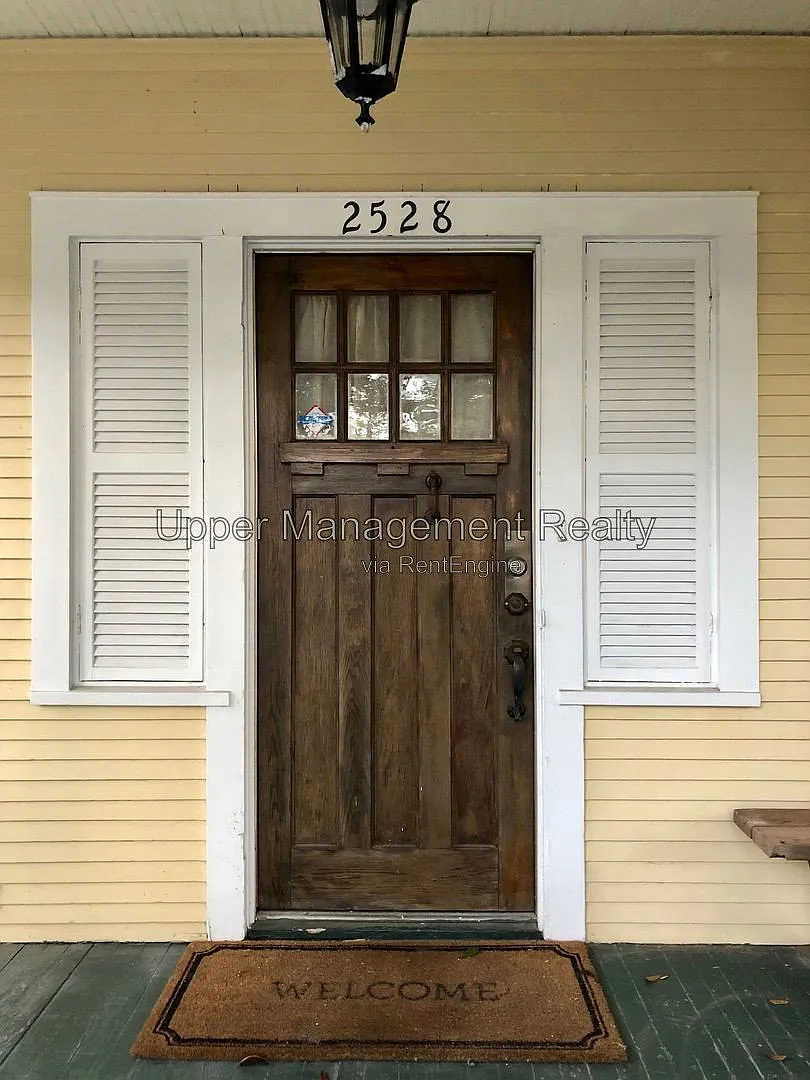 2 bed, 1.0 bath, 850 sqft, $1,750 — Photo 2