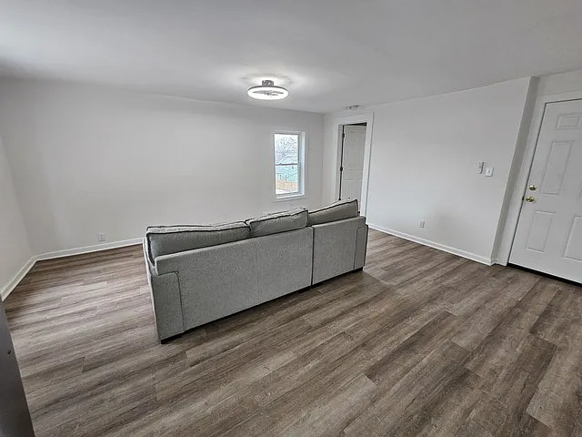 612 N 2nd St #4 — Photo 8